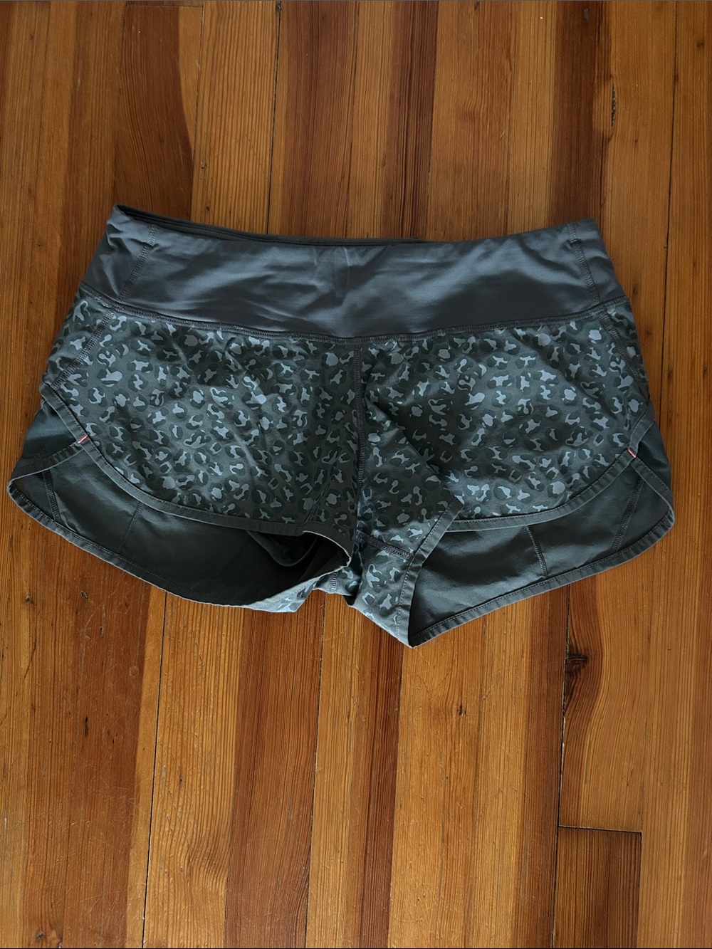 Lululemon WDW speed short 6